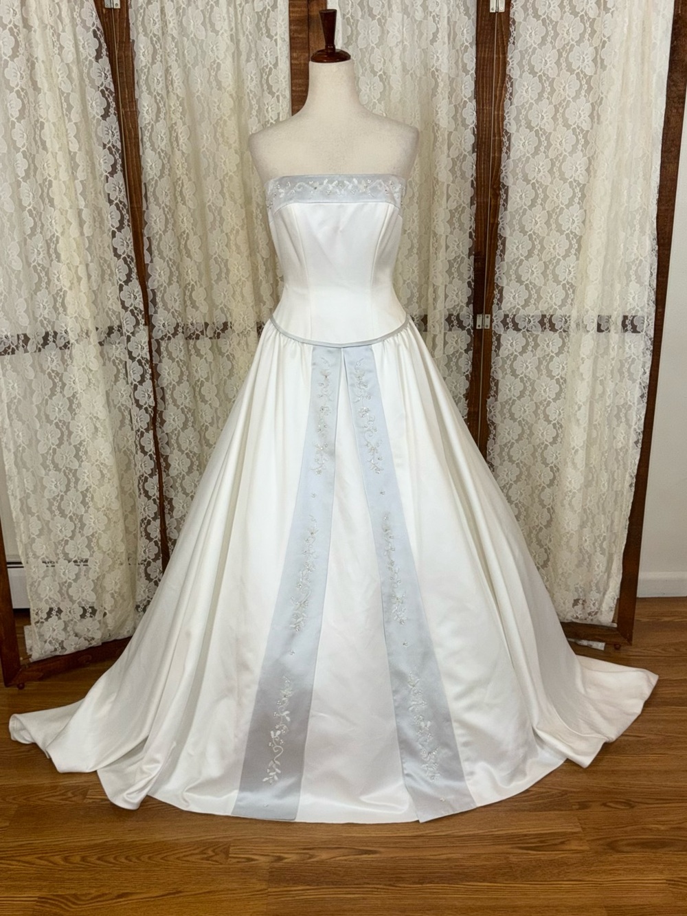 Gorgeous Vintage 90s Mori Lee Strapless White Satin Ball Gown